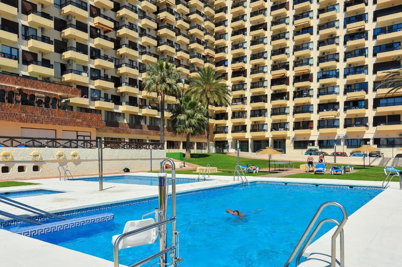 Recién Reformado - Aloha Playa - Precioso estudio en primera línea de playa Apartamento Benalmádena Exterior foto